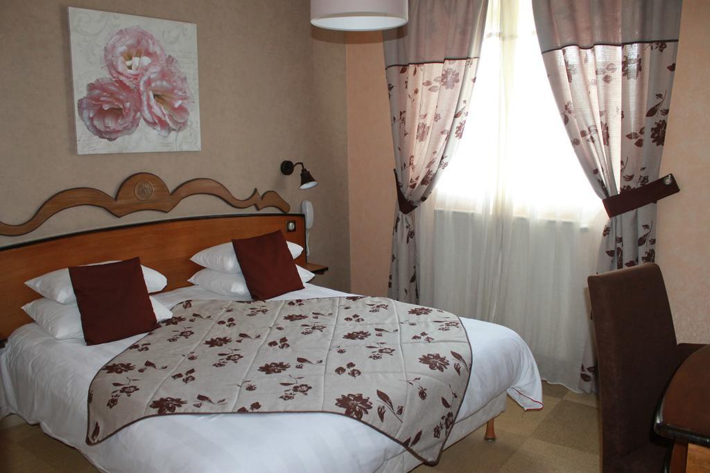 Hotel Restaurant Le Moulin De Saint Verand Екстер'єр фото