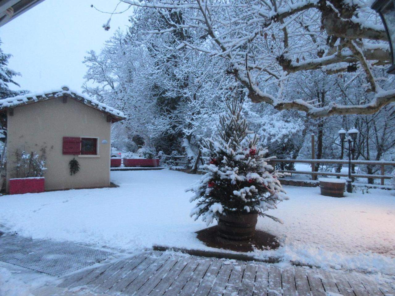 Hotel Restaurant Le Moulin De Saint Verand Екстер'єр фото
